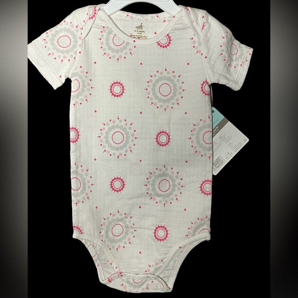 *5/$15* aden + anais Muslin bodysuit NWT